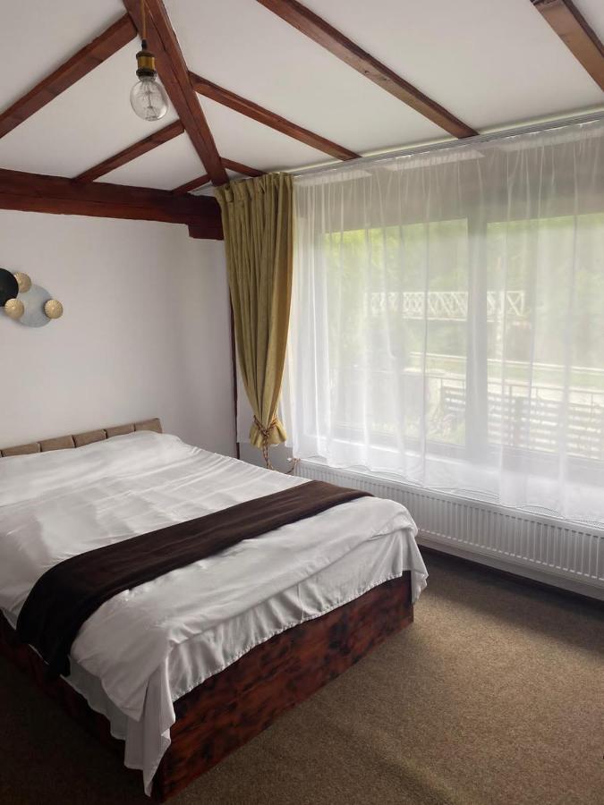 Hotel La Butuci à Tîrgu Ocna Extérieur photo